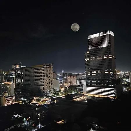 Cebu City Spacious 1Br Condo Highview It Park With Pool And Netflix